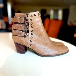 Stuart Weitzman | Kickstart Ankle Boots 7.5 Studded green leather rockstar boots